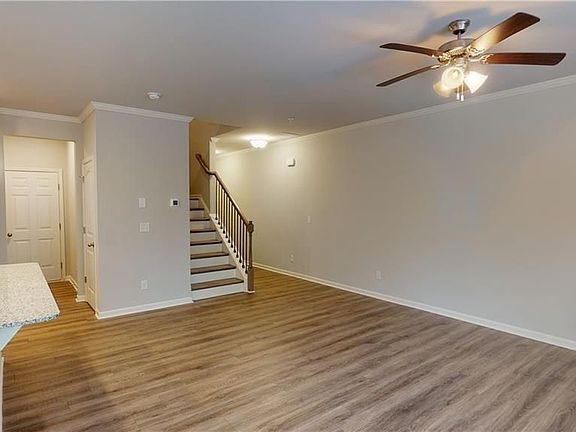 3rd image of 734 Woodstock Grove Dr