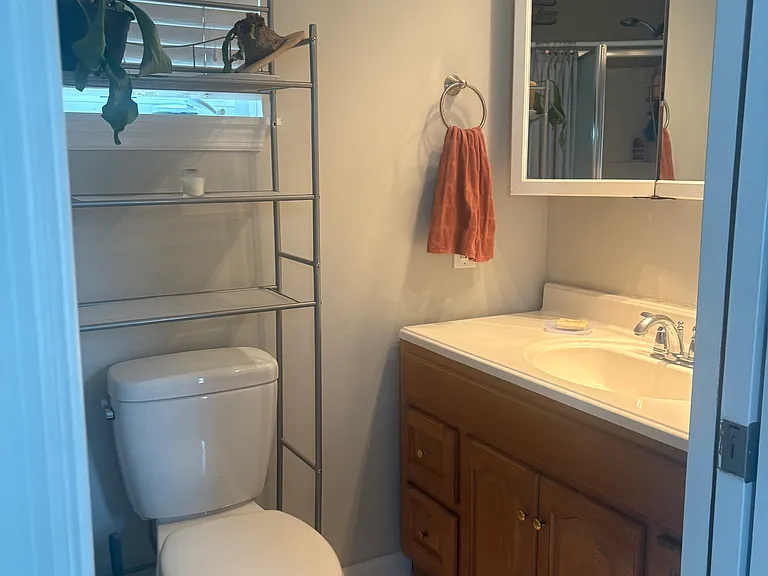 2nd Bathroom
