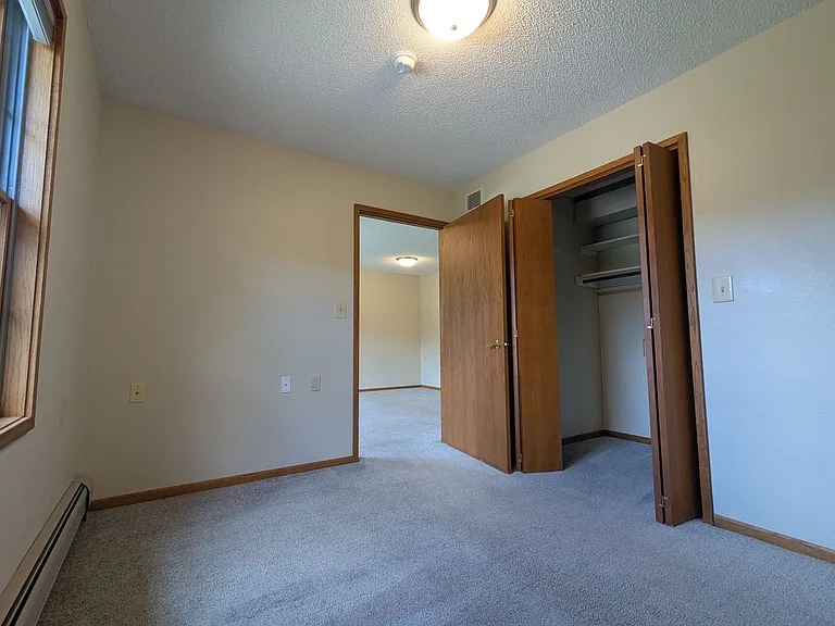 1100 Grove St — Photo 29