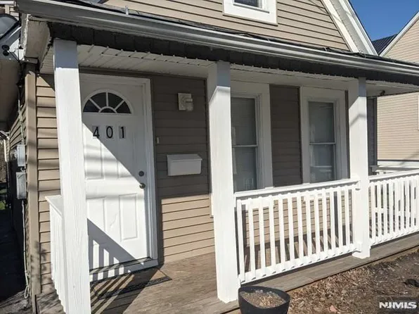 401 River Dr, Garfield, NJ 07026