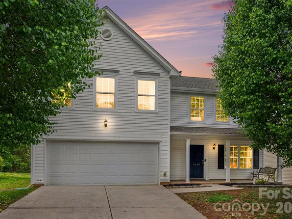 1038 Chalk Hill Ln, Charlotte, NC 28214