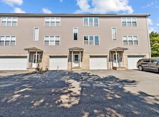 2002 Pierpont Heights Dr, Morgantown, WV 26508