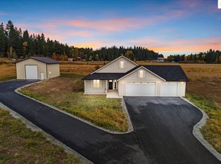 103 Pumphouse Ln, Sagle, ID 83860