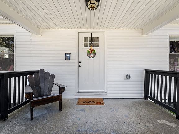 3rd image of 62 Raymond Ave