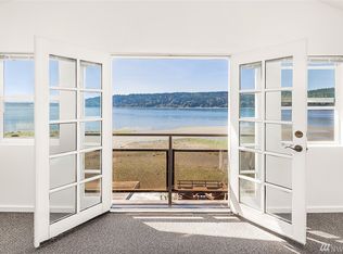 28251 Manzanita Beach Rd SW, Vashon, WA 98070