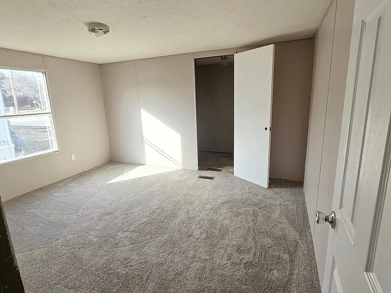 103 S Haynes St — Photo 6