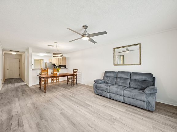 4th image of 2784 W 5th St #B