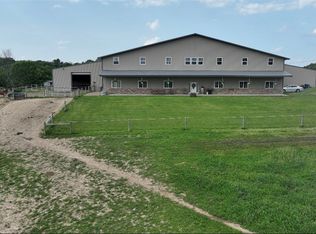 9918 Ridge Rd SE, Uhrichsville, OH 44683