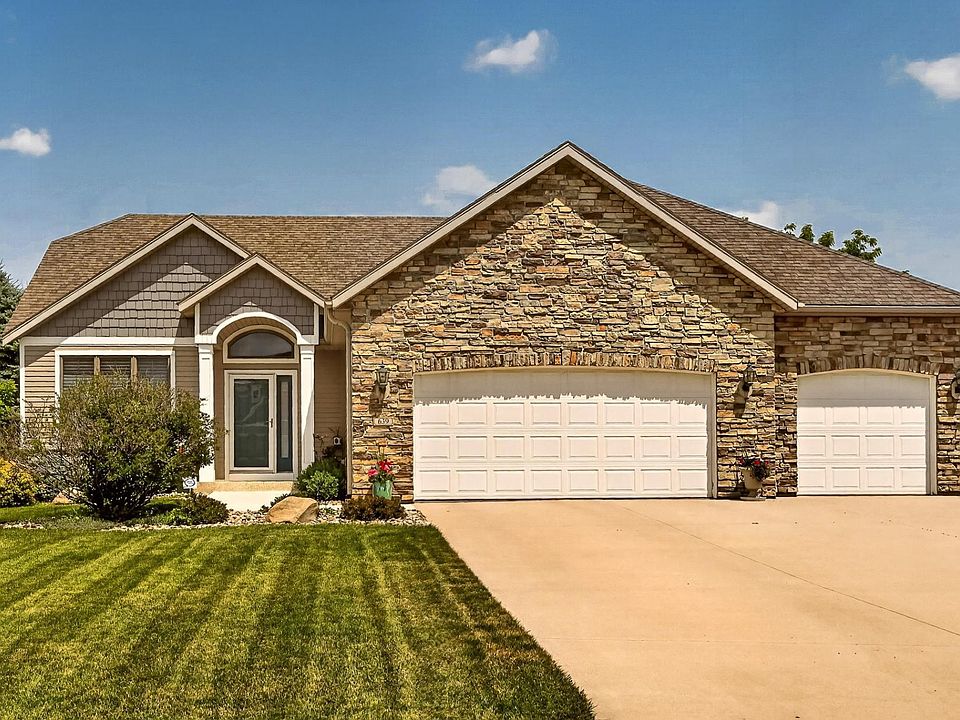 1st image of 639 Donnington Pl