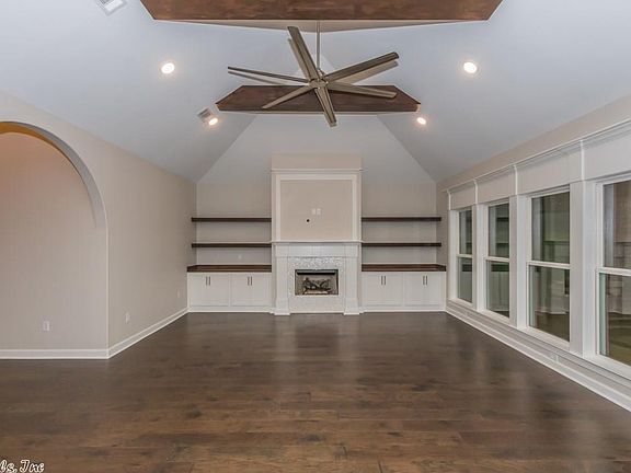 5th image of 9716 Hickory Heights Dr