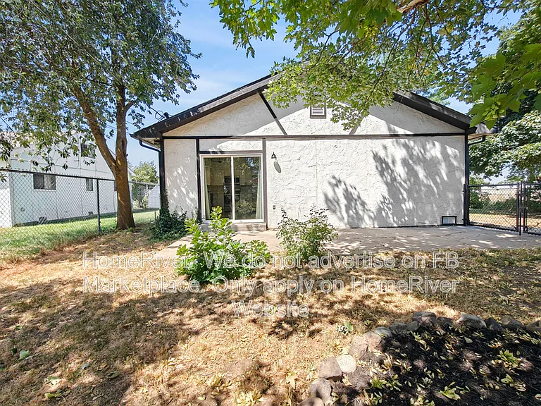 1202 S Russell St — Photo 16