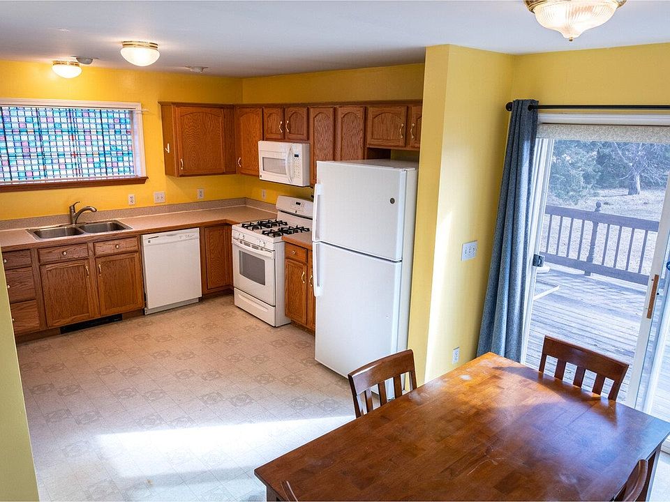 32 Middle Road, Milton, VT 05468 Zillow