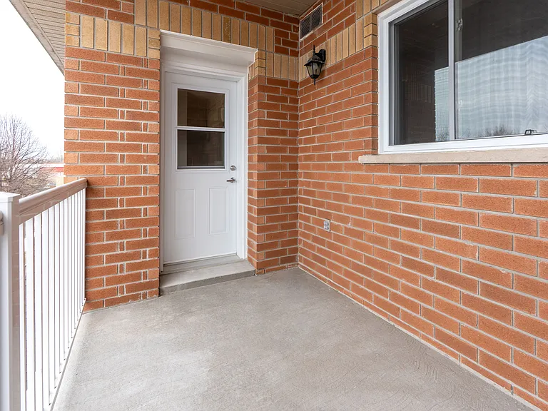 145 Notre Dame Ave — Photo 10