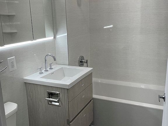 4th image of 284 Mott St APT 3G