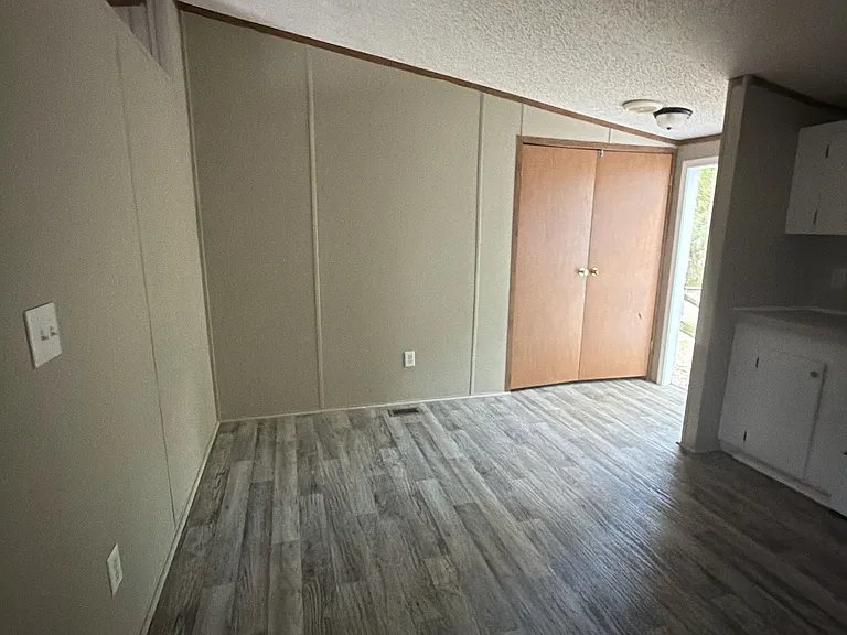 2829 SE Tibet Hwy #10 — Photo 10