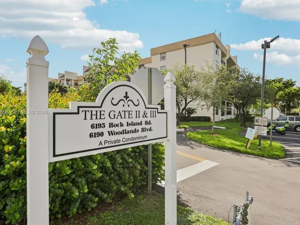 6190 Woodlands Blvd APT 213, Tamarac, FL 33319