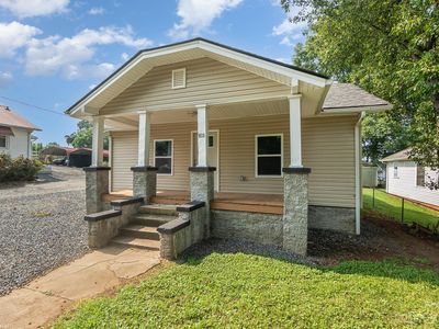 615 E East St, Newton, NC, 28658