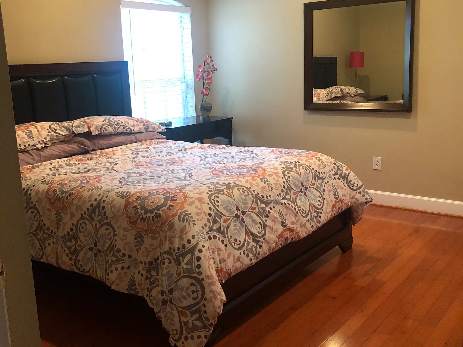 4 bed, 3353 sqft, $900 — Photo 2
