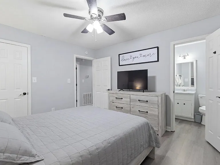 688 Debbie Dr — Photo 18
