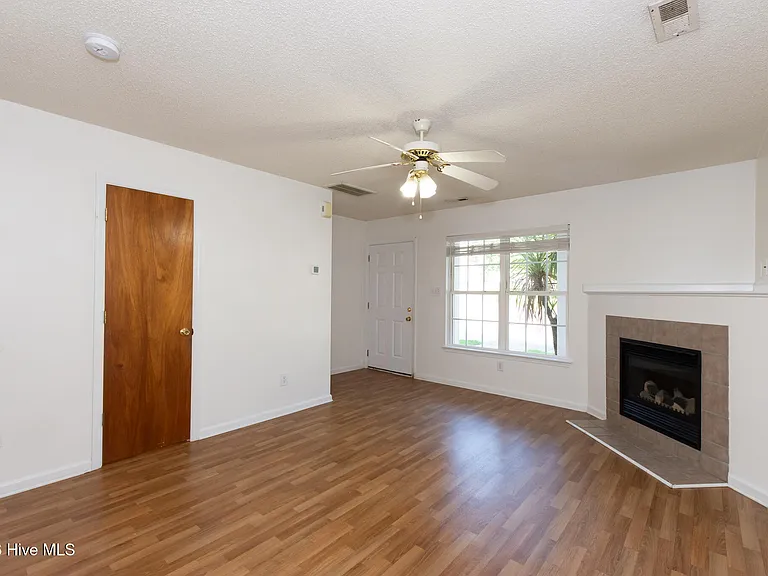 104 Spring Meadow Cir — Photo 4