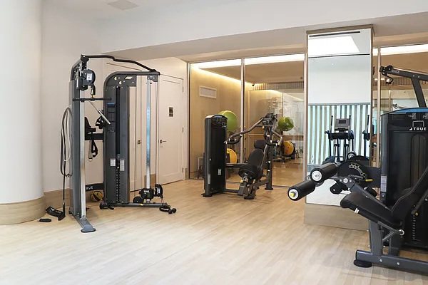 Rented by R New York | media 27