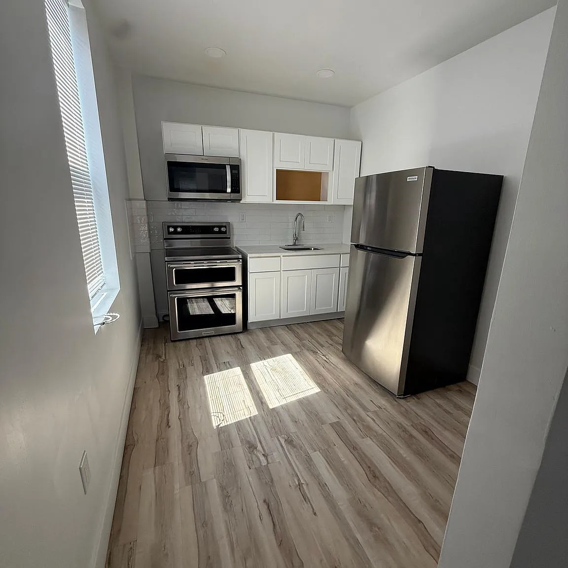 Studio, 400 sqft, $1,000 — Photo 1