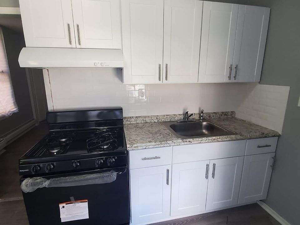 1st image of 153 Roseville Ave #1R