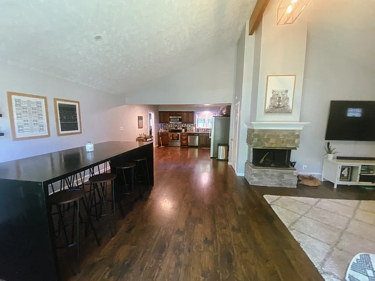 5798 Dorrwood Dr — Photo 3