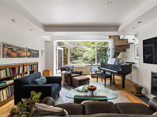 271 West 122nd Street 1 image 2 of 17