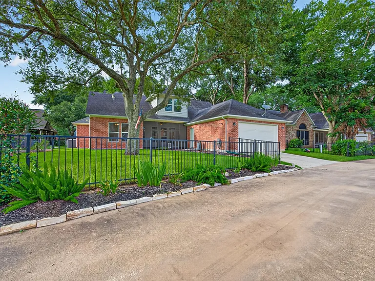 4727 Lake Village Dr — Photo 37