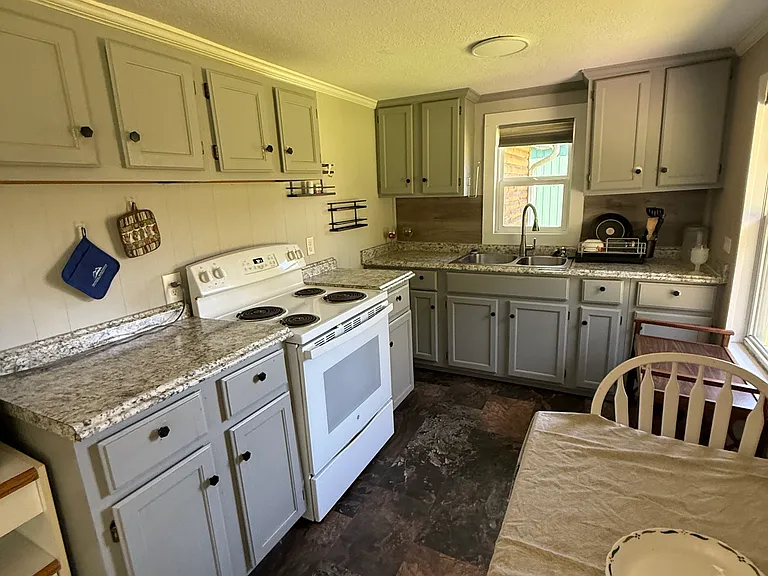 715 Dana Rd — Photo 6