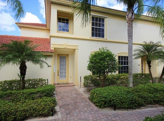 3rd image of 17485 Old Harmony Dr APT 202
