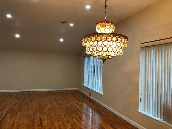 3rd image of 268 Kelly Blvd