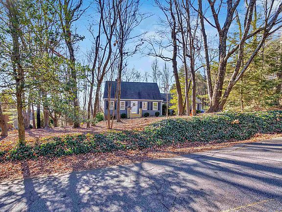 2nd image of 305 Fairview Dr