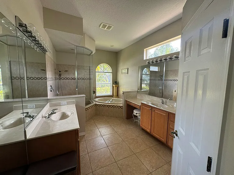 Main Bath 1