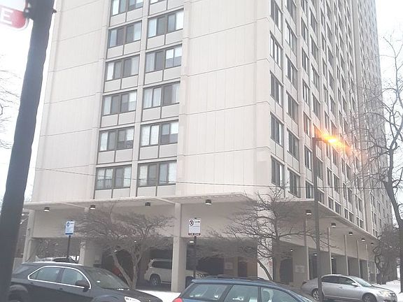 2nd image of 4800 S Lake Park Ave #902A