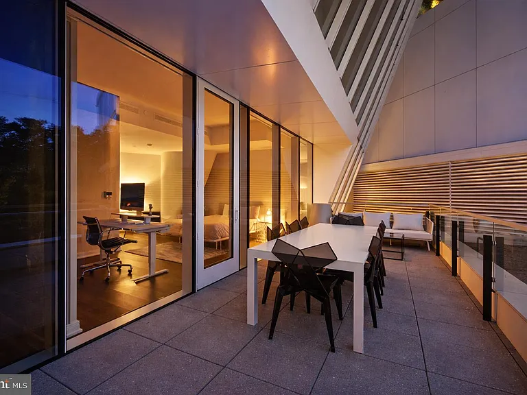 601 Wharf St SW #305 — Photo 15