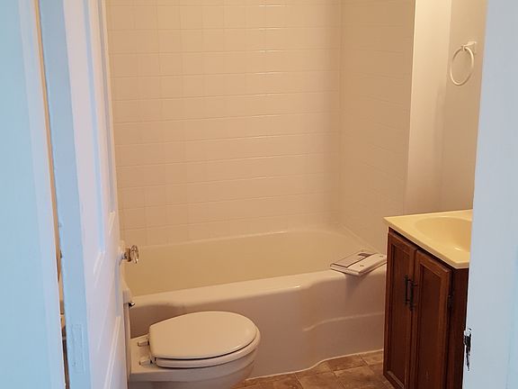 Full bath off bedroom