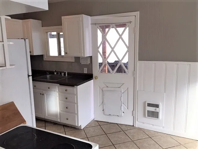 107 Lincoln St — Photo 4