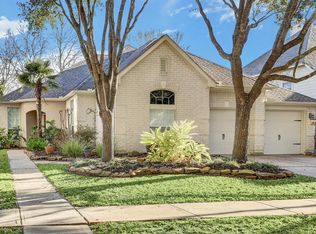 3011 Five Oaks Dr, Missouri City, TX 77459