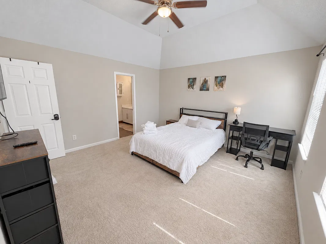 1 bed, 1.0 bath, 182 sqft, $1,100 — Photo 3