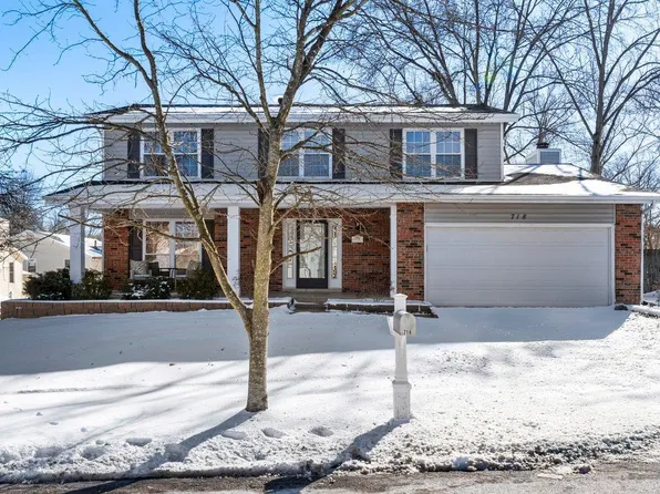 718 Oak Run Ln, Ballwin, MO 63021