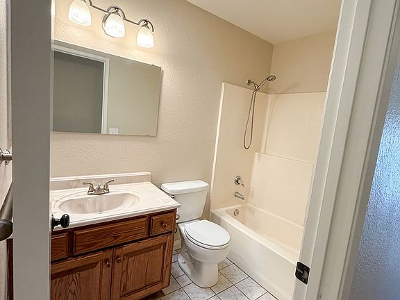 4th image of 27076 Rainbow Creek Dr