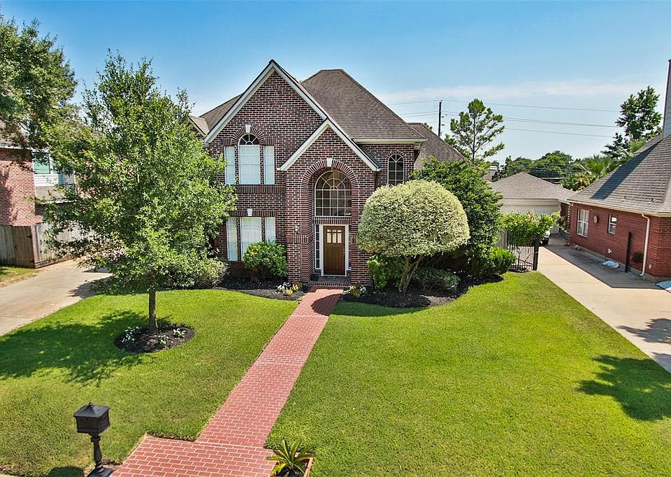 1st image of 14307 Islandwoods Dr