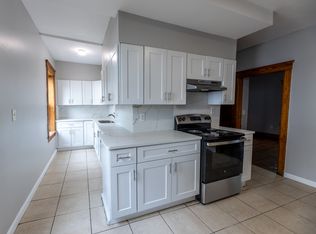 36 Blossom St APT 1, Worcester, MA 01609