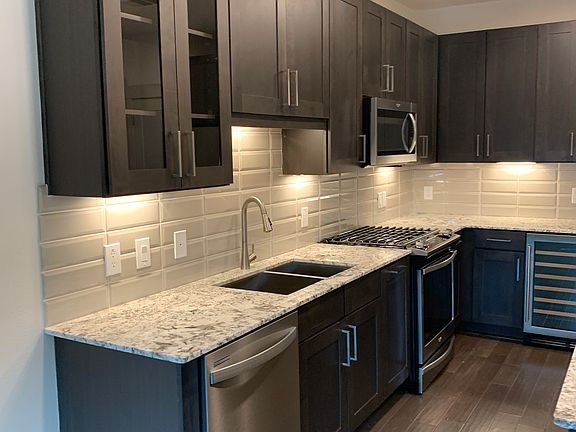 3rd image of 5607 Belmont Ave APT 118