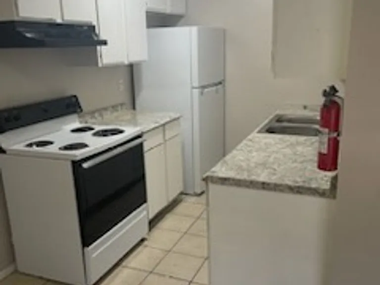 2701G Poplar Cir — Photo 4