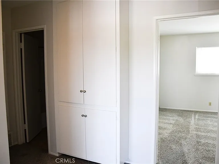 522 E Collins Ave — Photo 46