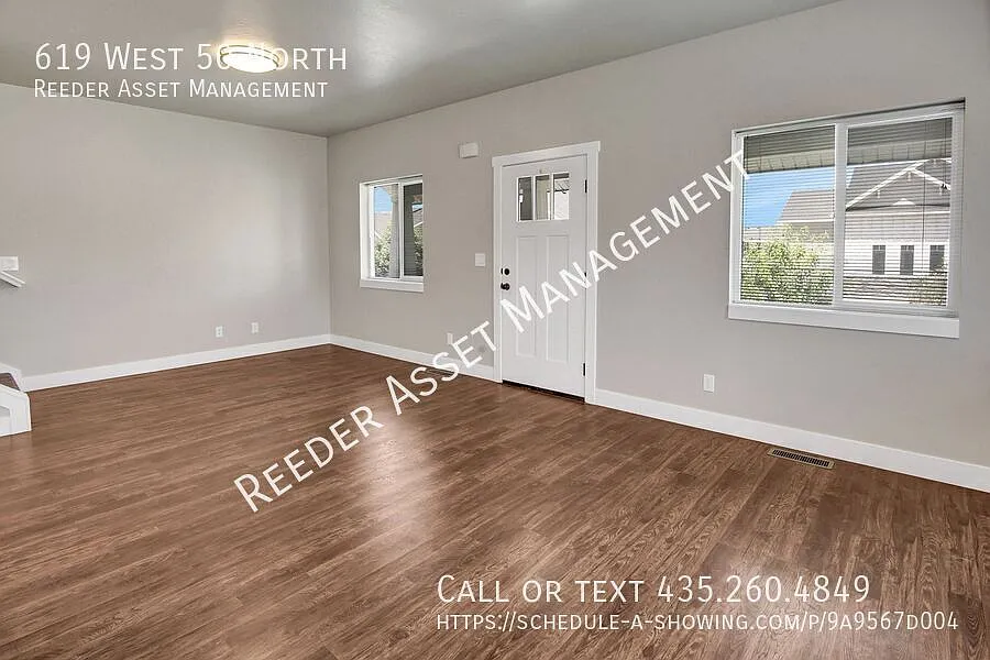 Welcome to this charming 3 bedroom, 2.5 bathroom home in Hyrum — Photo 4
