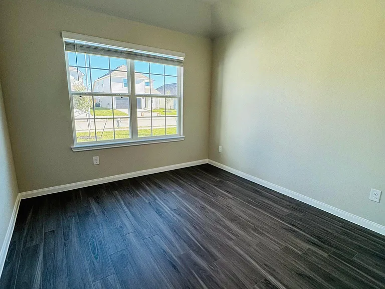 4922 Luke Mathew Dr — Photo 3